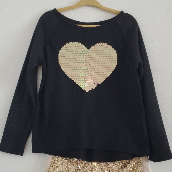 Adorable girls gold and black outfit - Picture 2 of 8